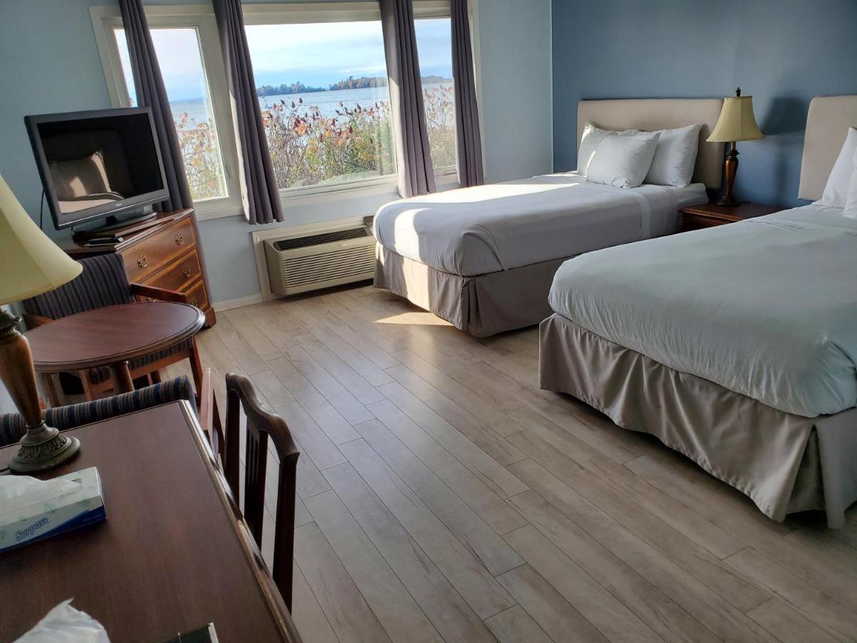 Carolyn Beach Inn Thessalon Kültér fotó
