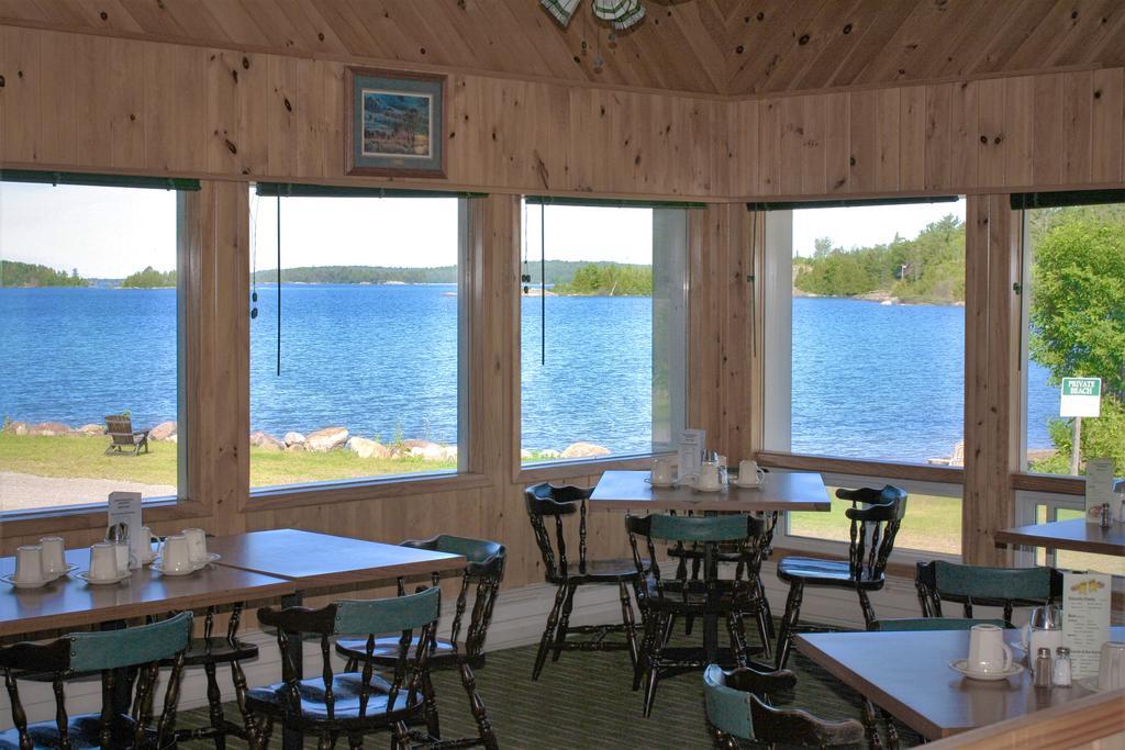 Carolyn Beach Inn Thessalon Kültér fotó