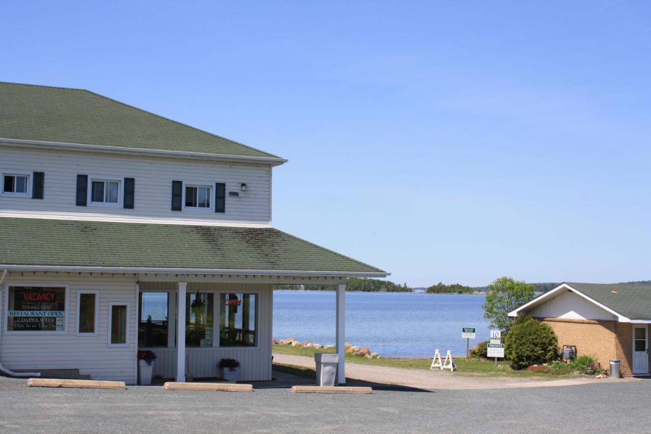 Carolyn Beach Inn Thessalon Kültér fotó